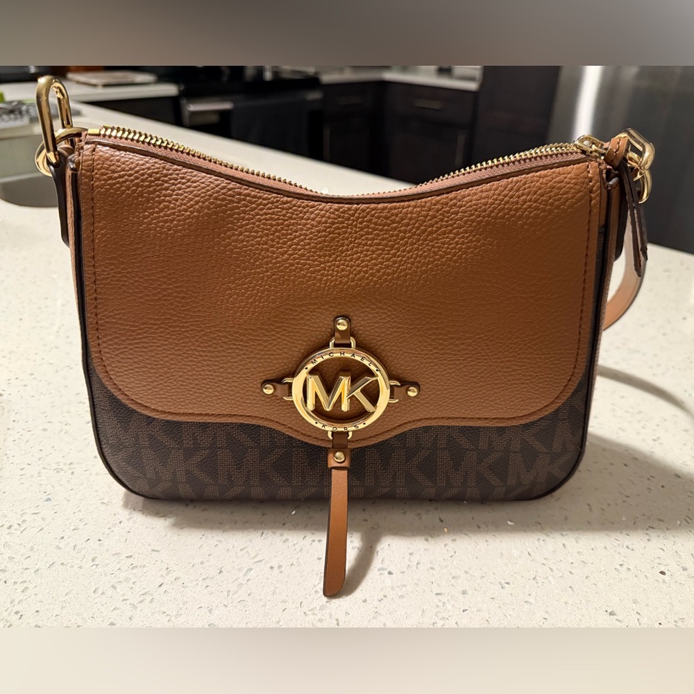 Michael Kors Amy Crossbody bag purse